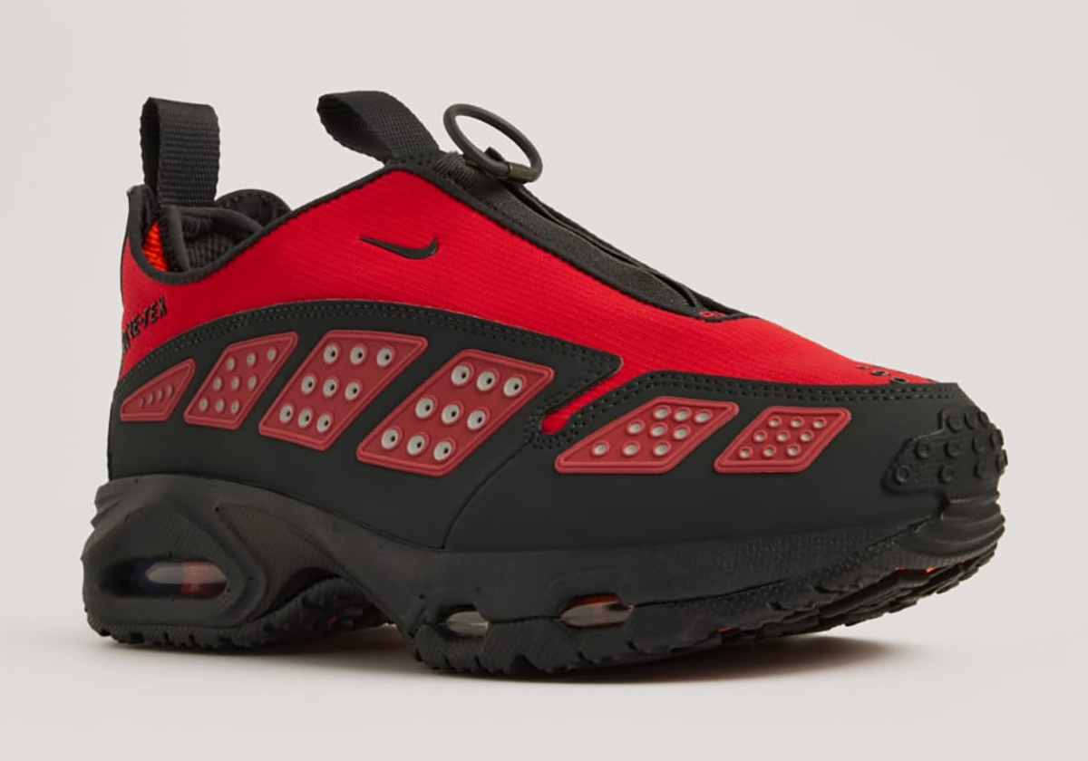 Nike Air Max Sunder Gore Tex Womens Red Black Release Date